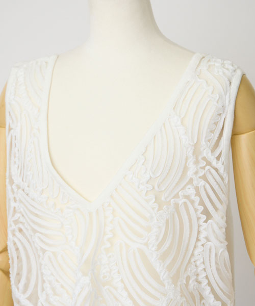 テープレース×ニットベスト