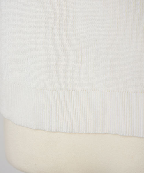 テープレース×ニットベスト