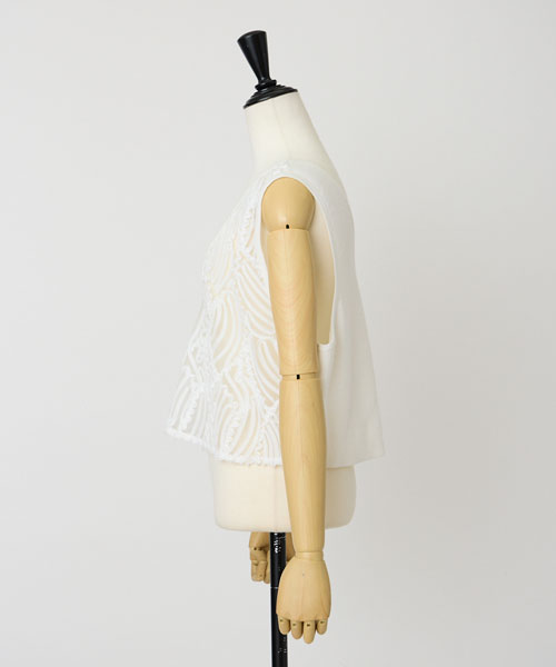 テープレース×ニットベスト