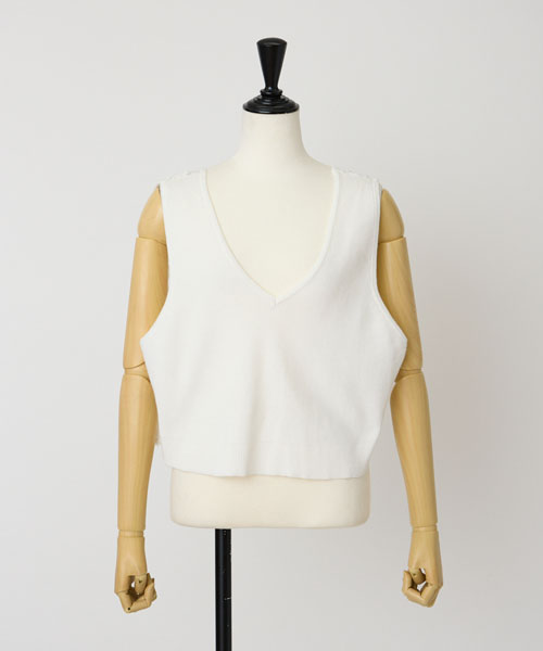 テープレース×ニットベスト