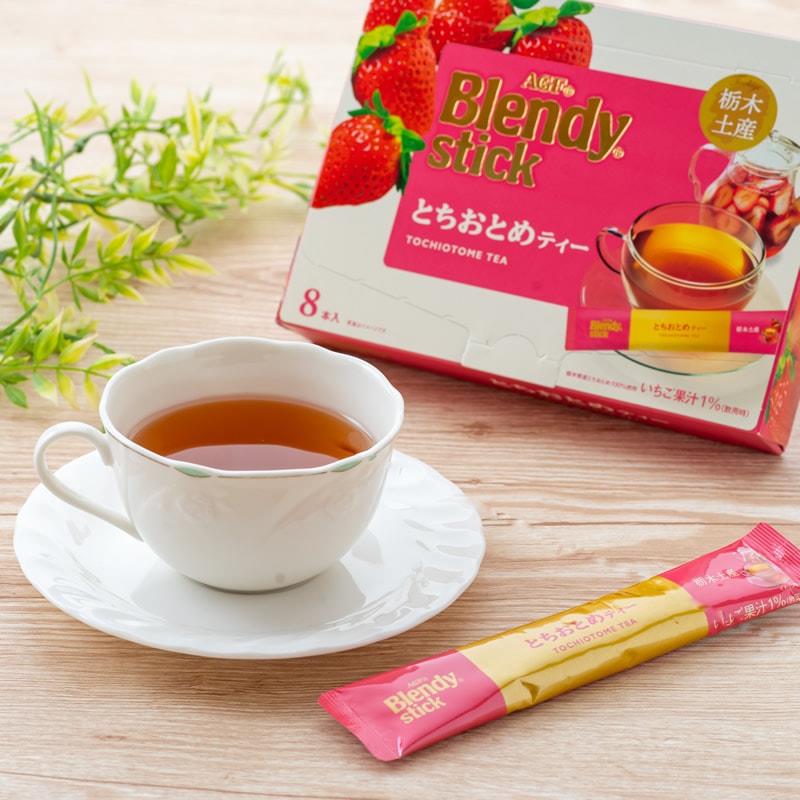 648 トチ 骨董品.一枚板で立体に彫刻した物 カヤ拭き漆栃の実誕生飾り箱 木製