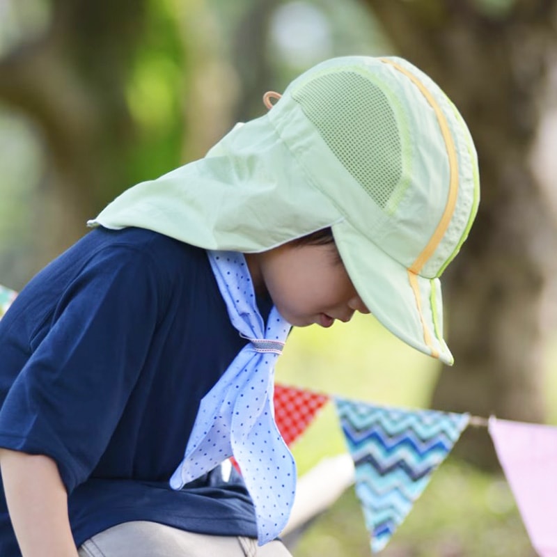 汗かきキッズのお散歩におすすめ　ライトウエイト　サマーフラップ帽子　紫外線対策　UVカット帽子