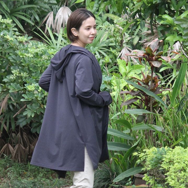 ご予約製品【近赤外線と紫外線をともにカットする】マジック3WAYフード付きロングカーディガン　Trubeaute(R)（トゥルーボーテ）　グレー