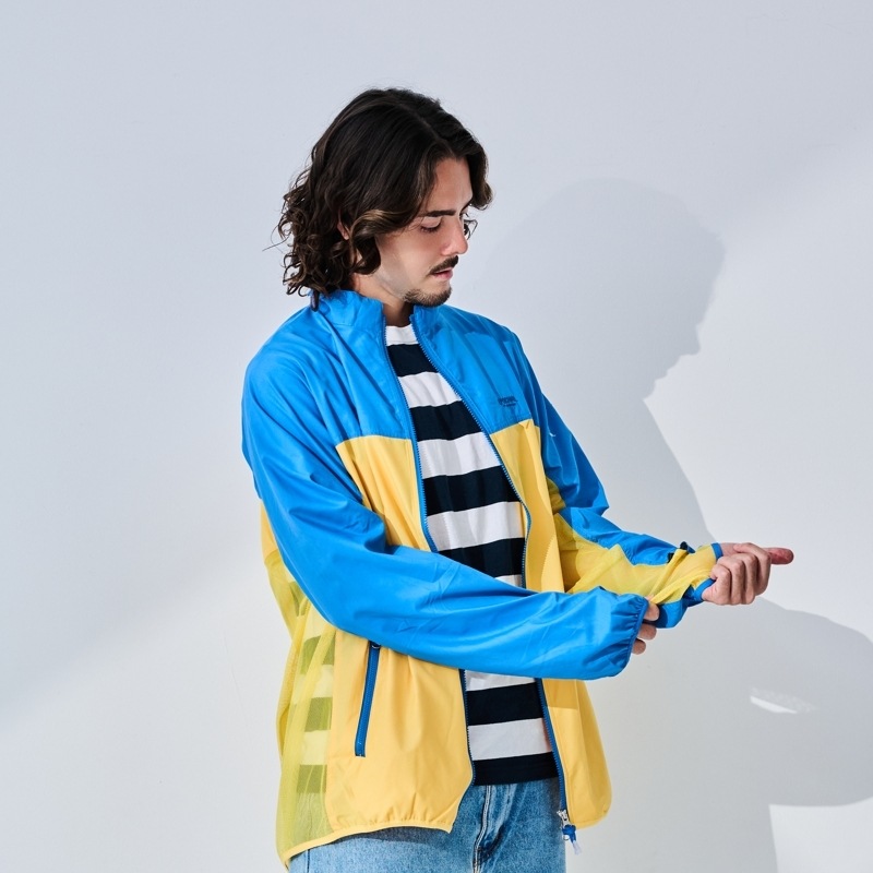 【急な雨に対応！】　2WAYサンブロックUVメッシュパーカー撥水マント付　【ブルー×イエロー】