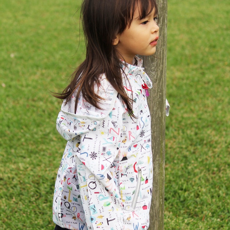 【子供用】　サンブロックＵＶメッシュパーカー　アルファベット　紫外線対策　