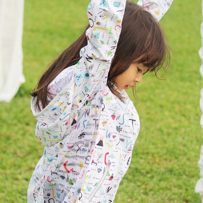 【子供用】　サンブロックＵＶメッシュパーカー　アルファベット　紫外線対策　