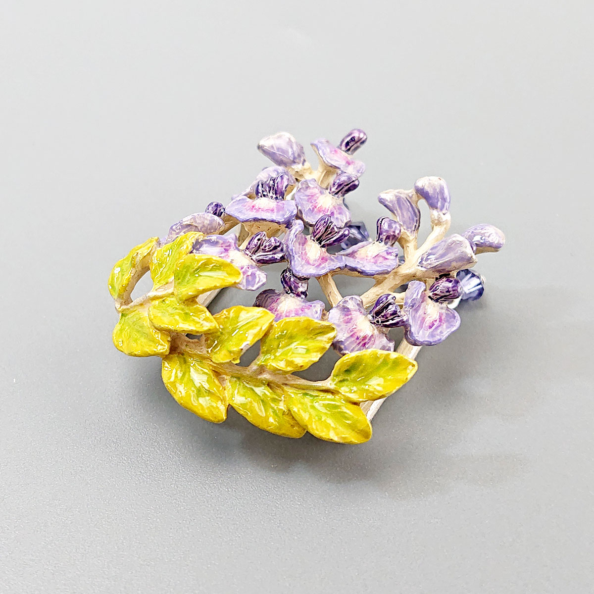 衿秀 公式 帯留め 帯留 おびどめ 藤の花 suu ブラフシューペリア 和装