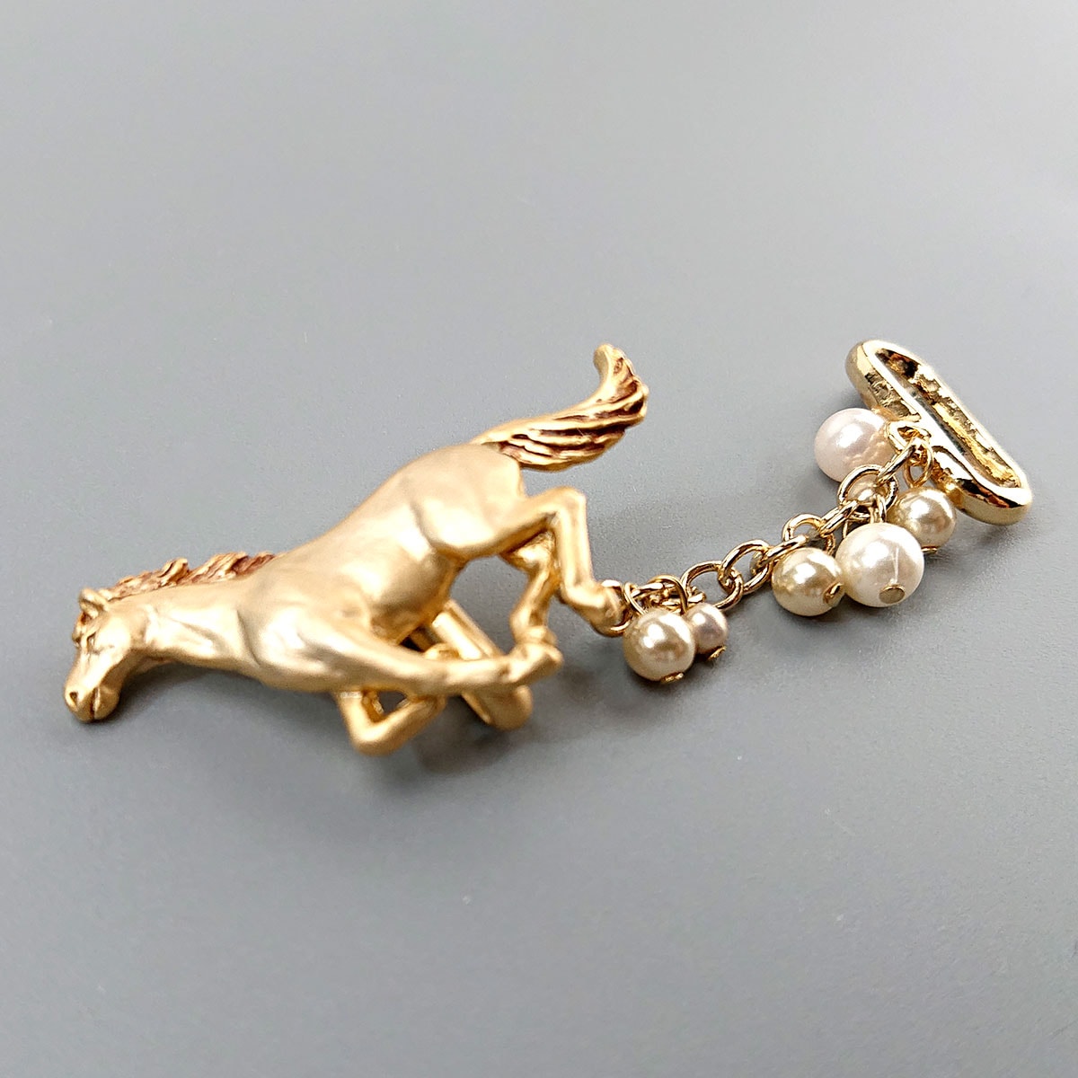 衿秀 公式 帯留め 帯留 おびどめ 疾駆 suu ブラフシューペリア 和装