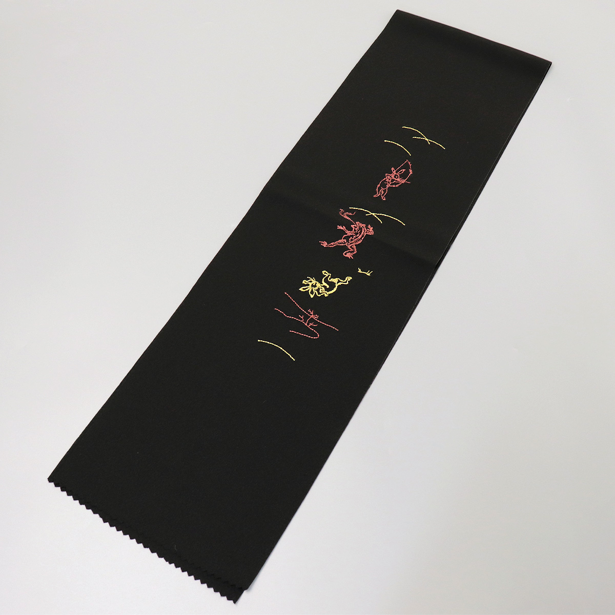 衿秀 公式 半衿 はんえり 刺繍 鳥獣戯画 紅唐色 黒地 洗える