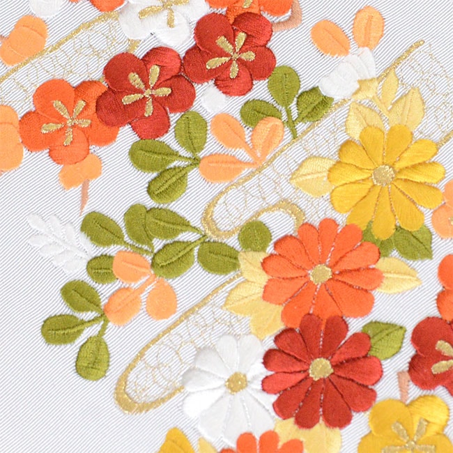 刺繍礼装半襟（ヱ霞に四季の花/白地）