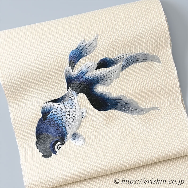 誉田屋源兵衛 刺繍九寸名古屋帯（金魚/淡い鳥の子色地に藍・小格子紗