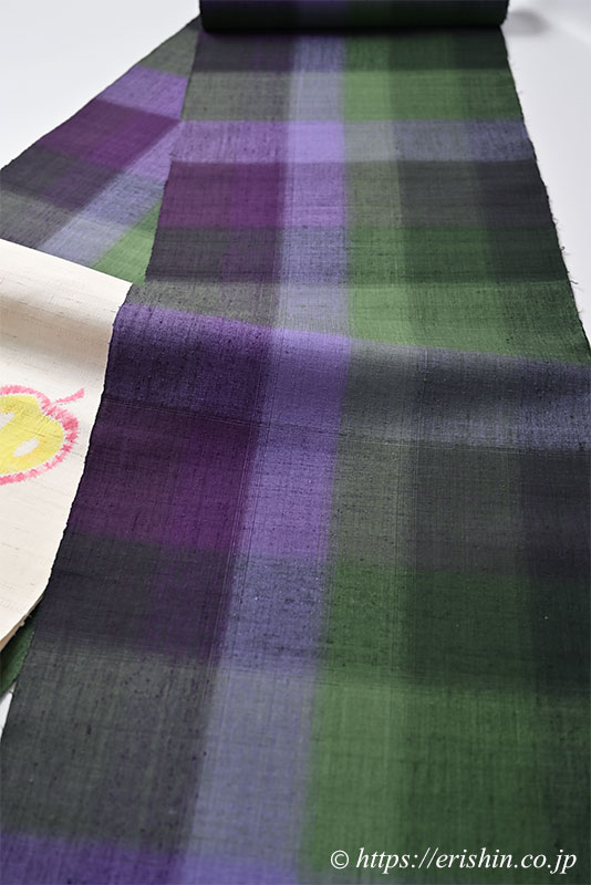 士乎路紬(しおじつむぎ/朧の格子・桑の実色や萌葱色の濃淡)