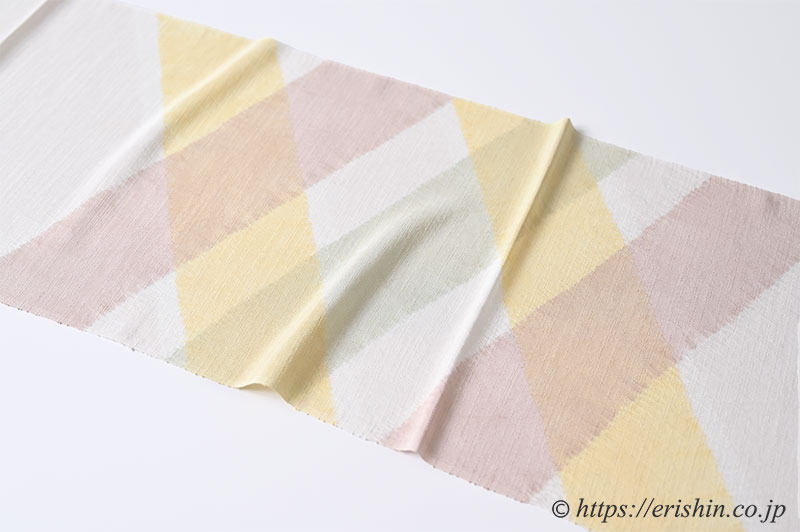 帯揚げ(絞り斜め縞/鳥の子色地に三色段) ※特別価格