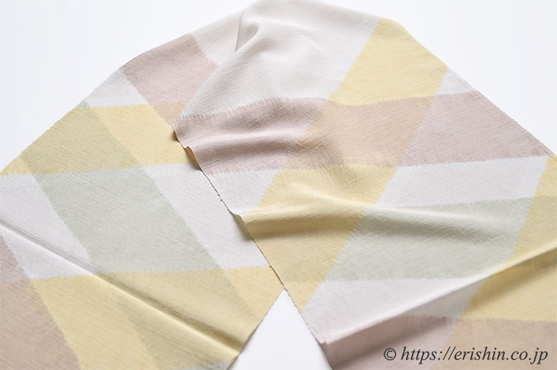 帯揚げ(絞り斜め縞/鳥の子色地に三色段) ※特別価格