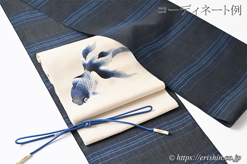 誉田屋源兵衛 刺繍九寸名古屋帯（金魚/淡い鳥の子色地に藍・小格子紗