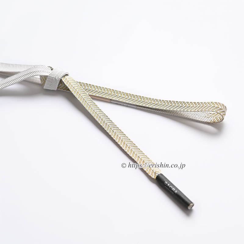 帯締め 笹浪組(白に白縹色と金色の矢羽根段)