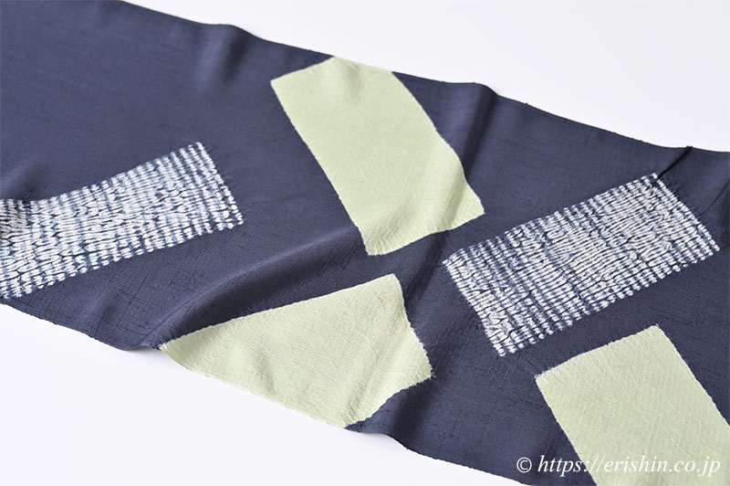 帯揚げ(絞りの四角/鉄御納戸色に薄柳色・紬地) ※特別価格