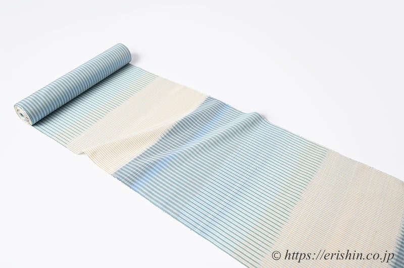 芝崎圭一 座繰紬(絣・多色暈し段/鳥の子色に薄花色のさざ波段)