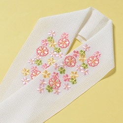 女の子刺繍半衿 梅 白 10枚組 中国製