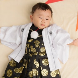 ベビー男の子羽織袴セット 一体型 白・黒 1才 中国製