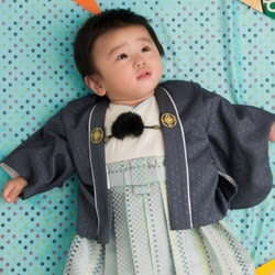 ベビー男の子羽織袴セット 一体型 濃グレー・オフ白 100日-1才 中国製