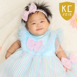 ベビー女の子ドレス 水色ストライプ 髪飾・リストバンド付 100日 前開き 中国製