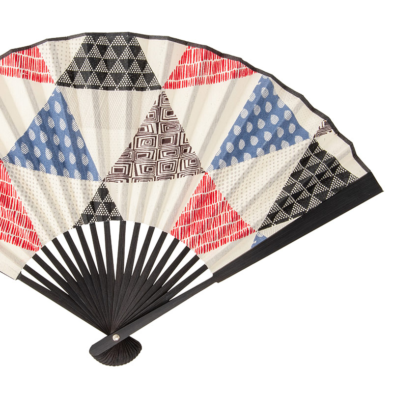布扇子 布張 竹骨黒 黒赤紺/鱗 26cm 中国製 大人子供兼用