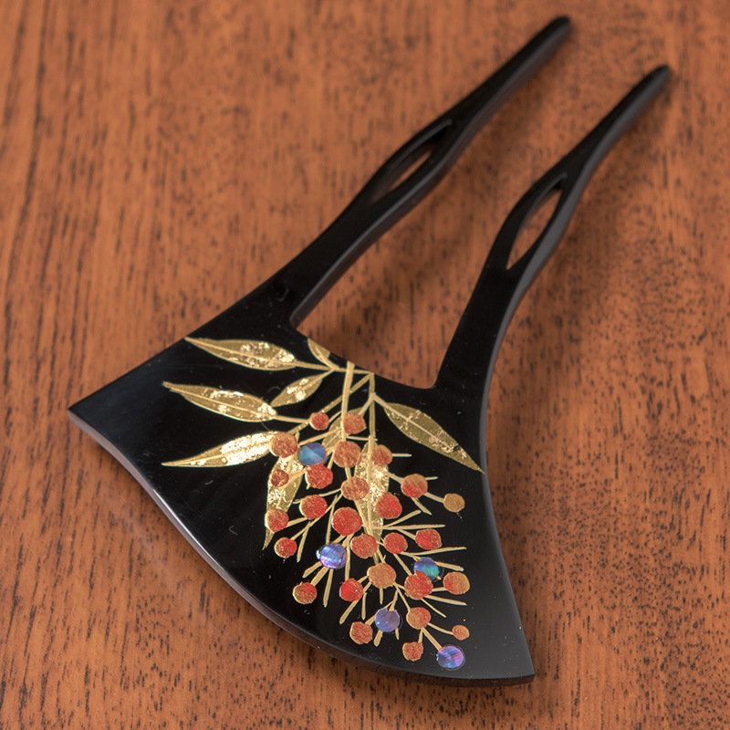 髪飾り 銀杏型かんざし 黒 南天貝殻入り