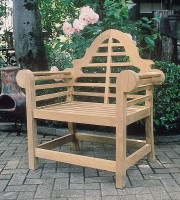 ガーデンチェア アームチェア 木製ガーデン家具　貴族チェア チーク材 ベランダ椅子　完成品