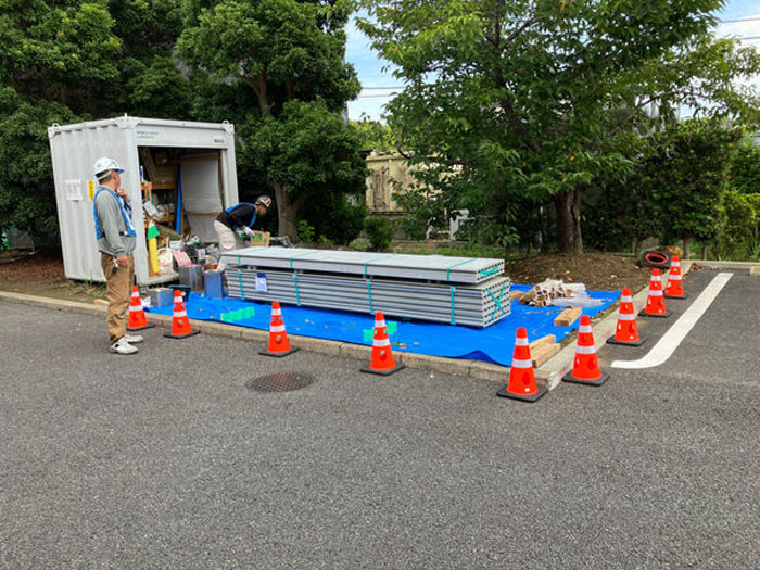カラーコーン 穴あきコーン パイロン ブラック 黒 幅約275×奥行約275×高さ約450mm ウェイト一体型 1台単位 水害に強い 風に強い 交通整理 工事現場 保安用品 バリケード トレーニングアイテム 
