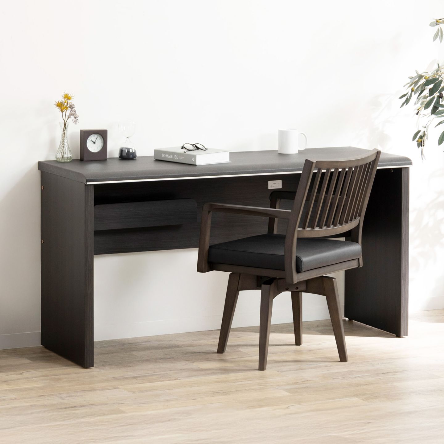 ［幅140］ LDD | デスク パソコンデスク ブラック 黒 セラミック調 コンセント 配線ラック 塩ビシートの商品画像