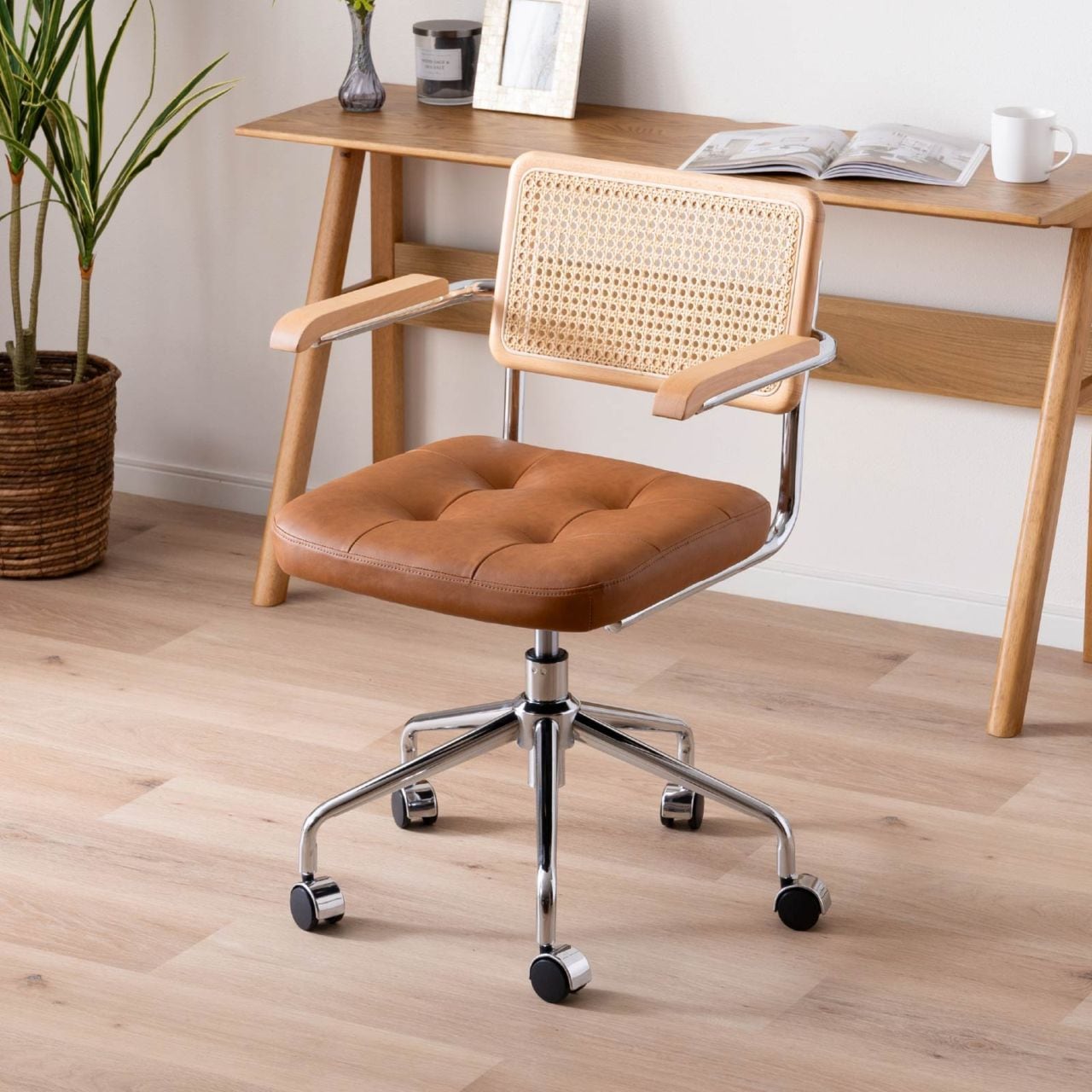 座面高さ44-50］ オービ ｜ 肘付き 回転 昇降 ラタン スチール