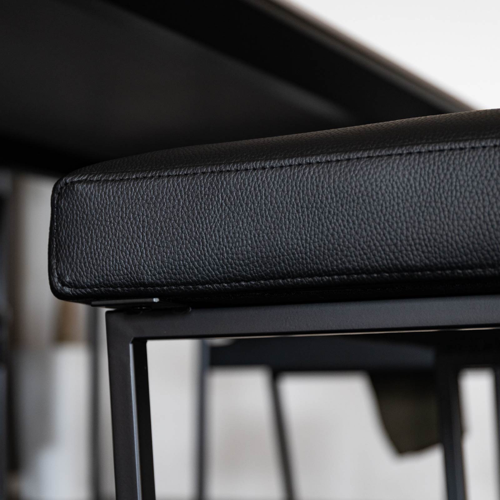 ［幅170］ ダイニングベンチ PVCレザー アイアン脚 ベンチ