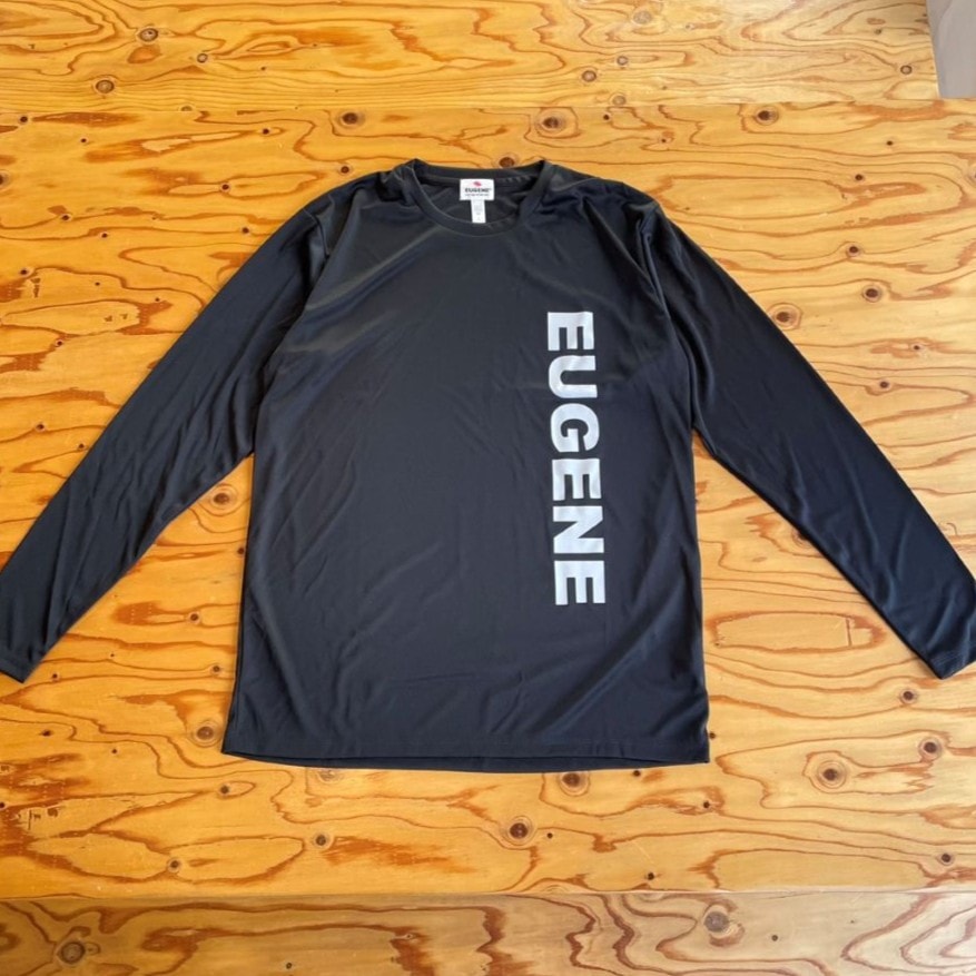 在庫限り　【EUGENE】スムースドライ Tシャツ ■バーティカルロゴ（長袖/丸えり）　Lサイズ/ブラック