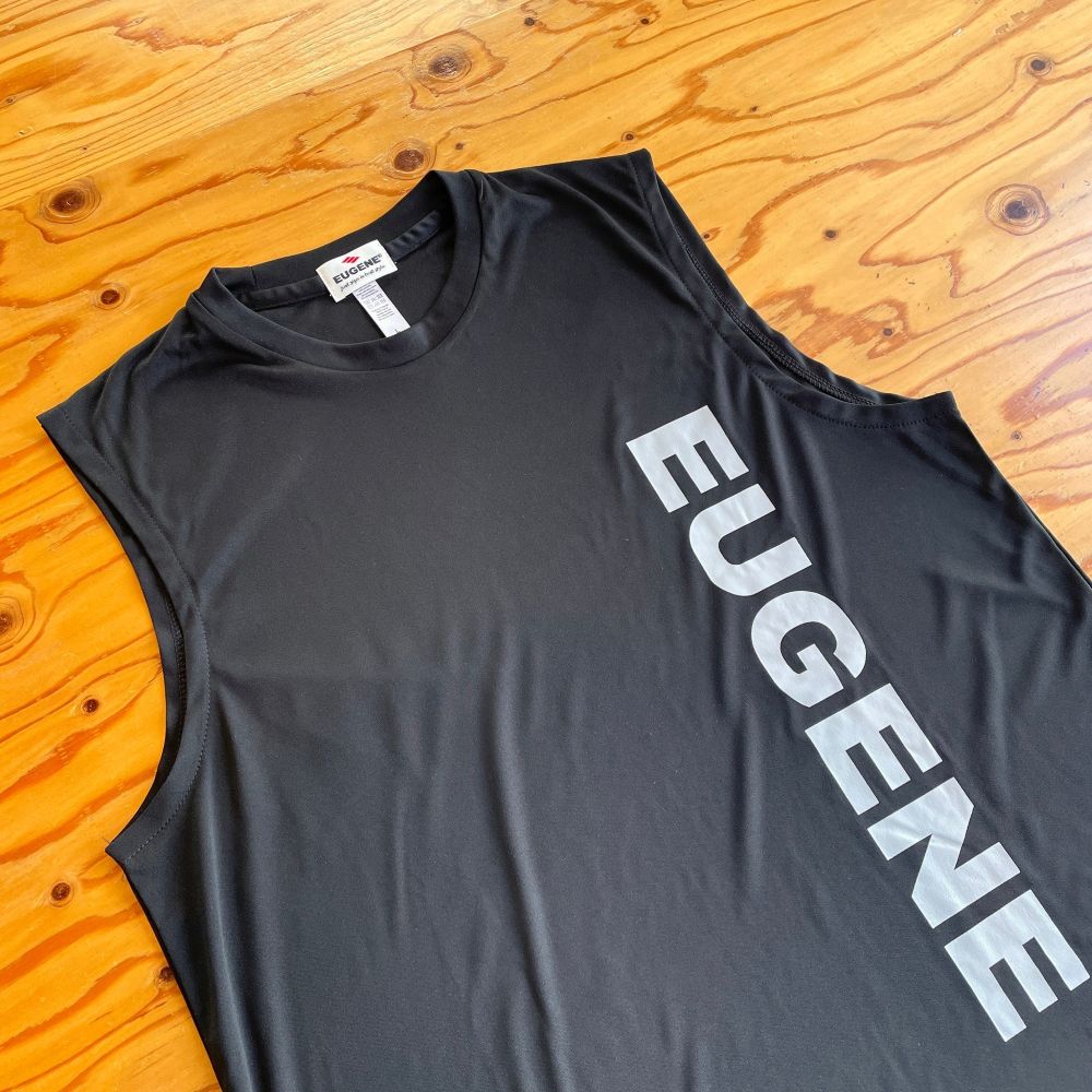 【EUGENE】スムースドライ タンクトップ ■バーティカルロゴ