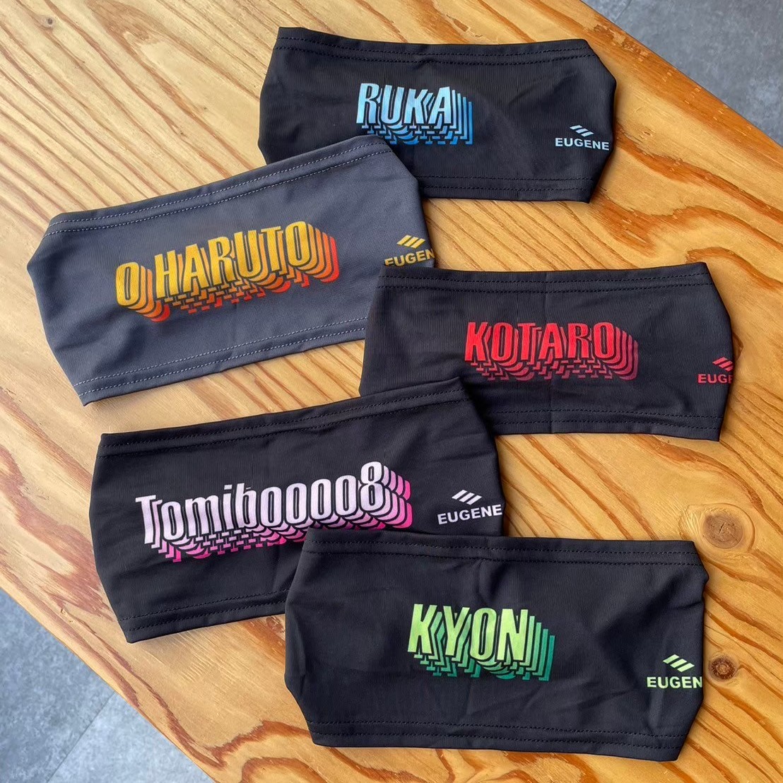 テキスト変更可能】 EUGENE ポップアップネーム ヘッドバンド｜イ