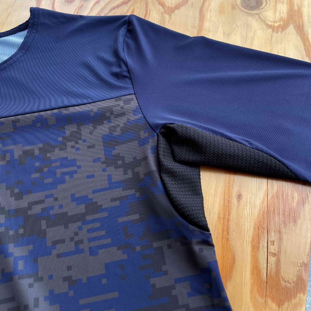 2wayオルタナーアンダーシャツ デジカモ柄【ネイビー】