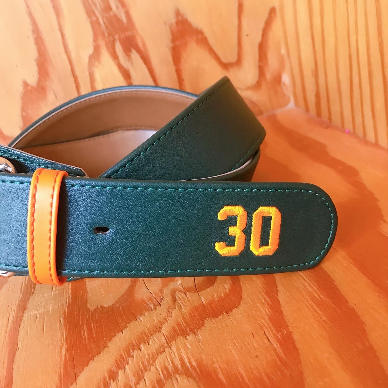 サイズ30 水色刺繍 パリ バックベルト ステッチ　エヴィス エビス エヴィス サイズ30 水色刺繍 ビーズ刺繍ベルトバッグ(FREE グレー