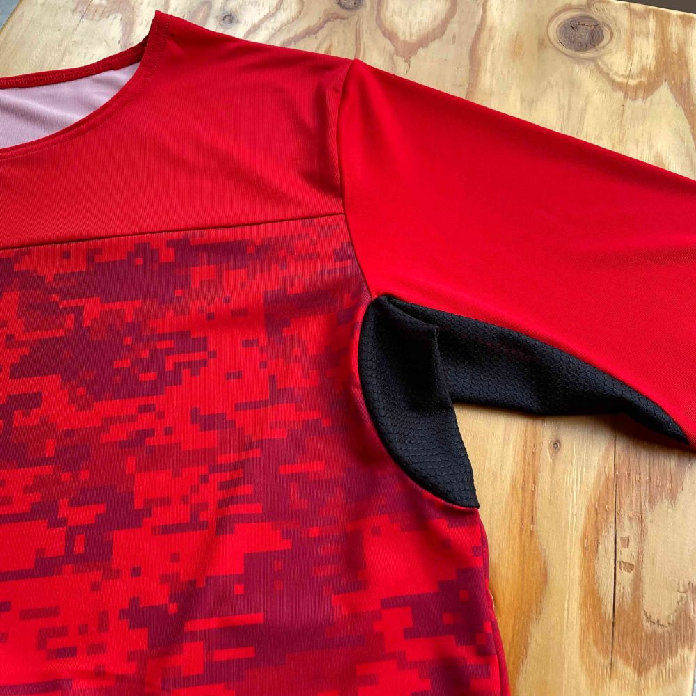 2wayオルタナーアンダーシャツ　デジカモ柄【レッド】