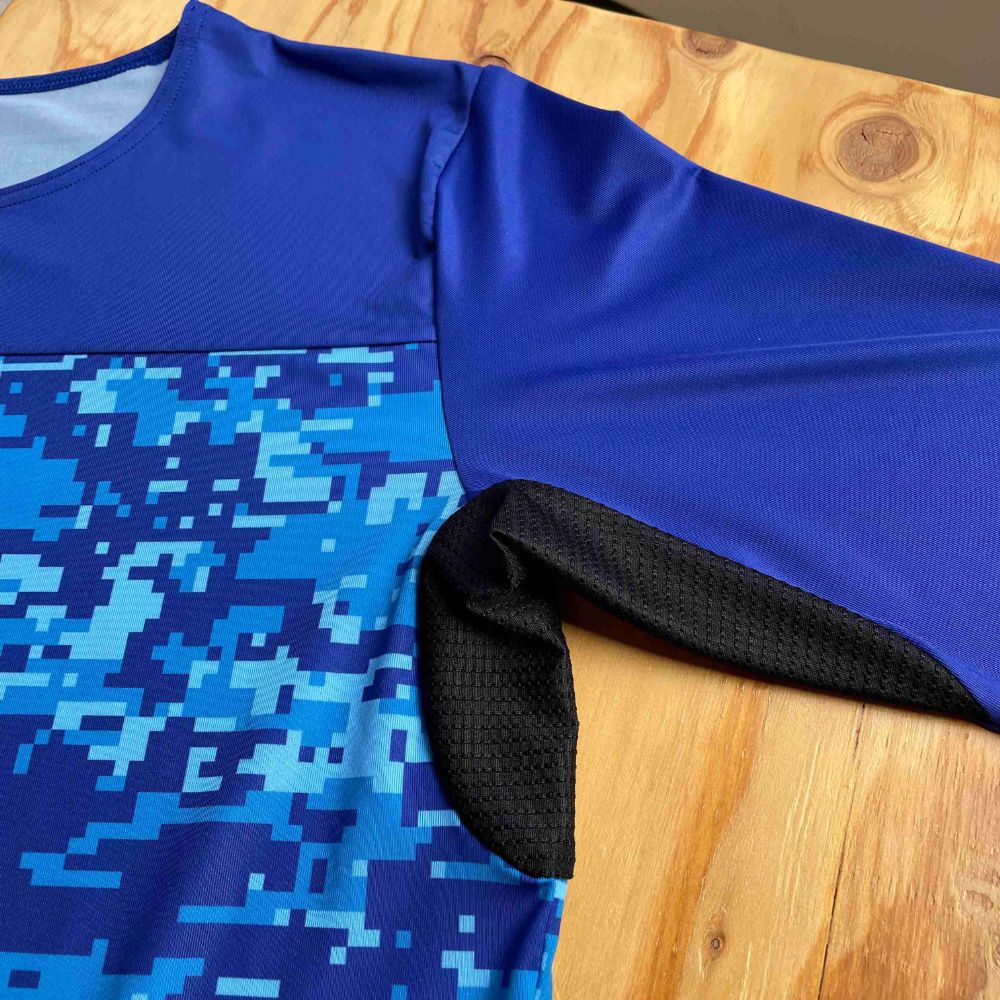 2wayオルタナーアンダーシャツ　デジカモ柄【ロイヤルブルー】