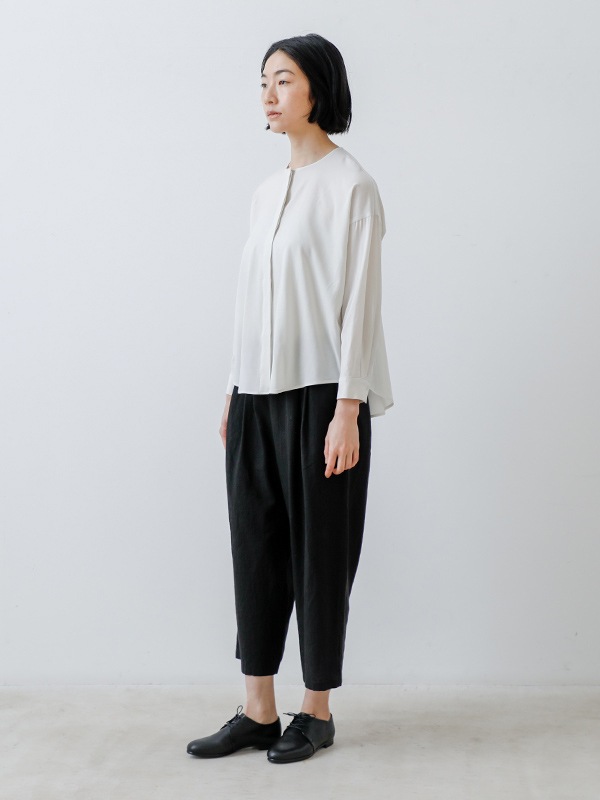 water linen tuck pants