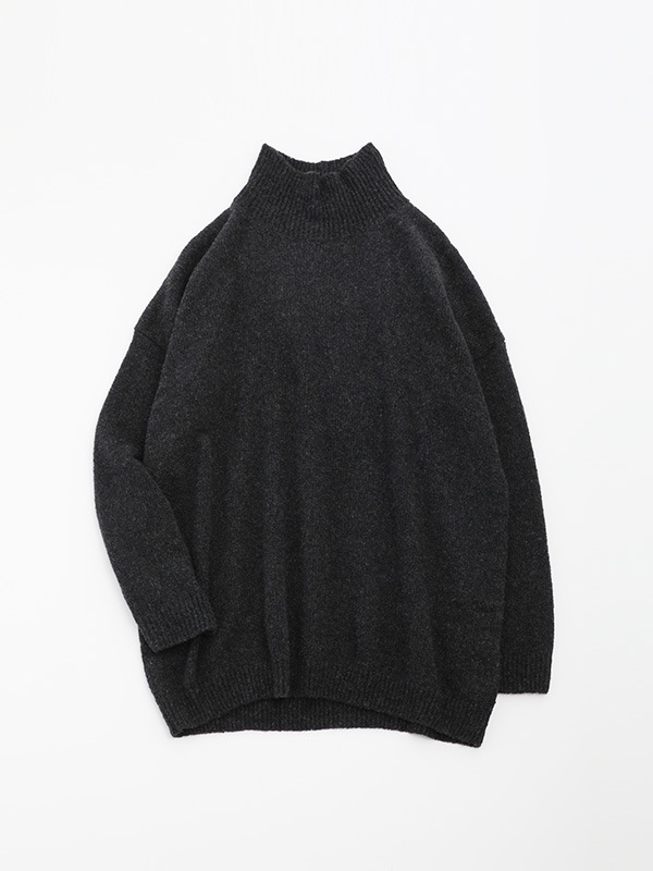 boucle yarn turtleneck