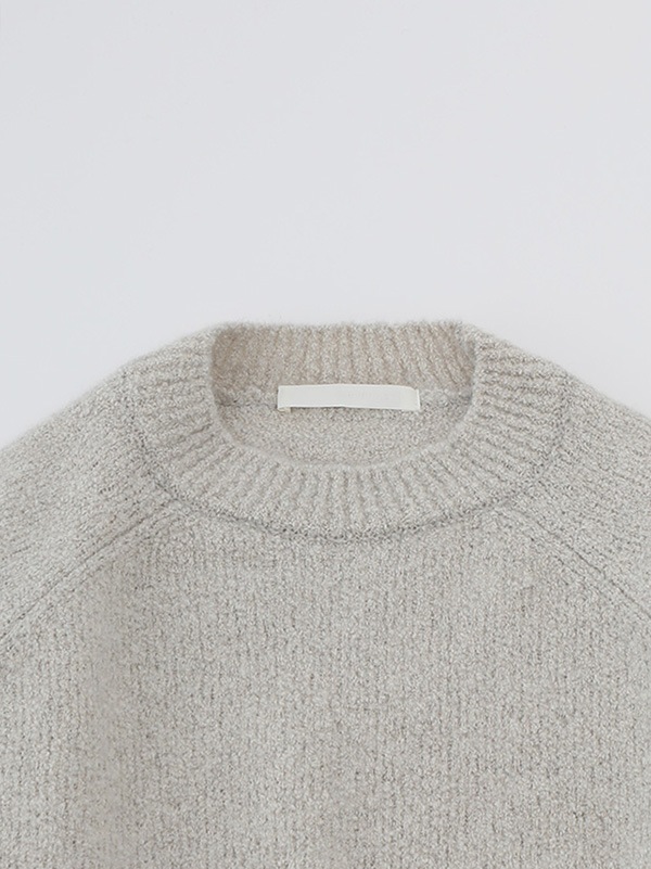 boucle yarn raglan pullover
