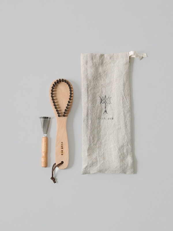 knit brush -for pilling removal