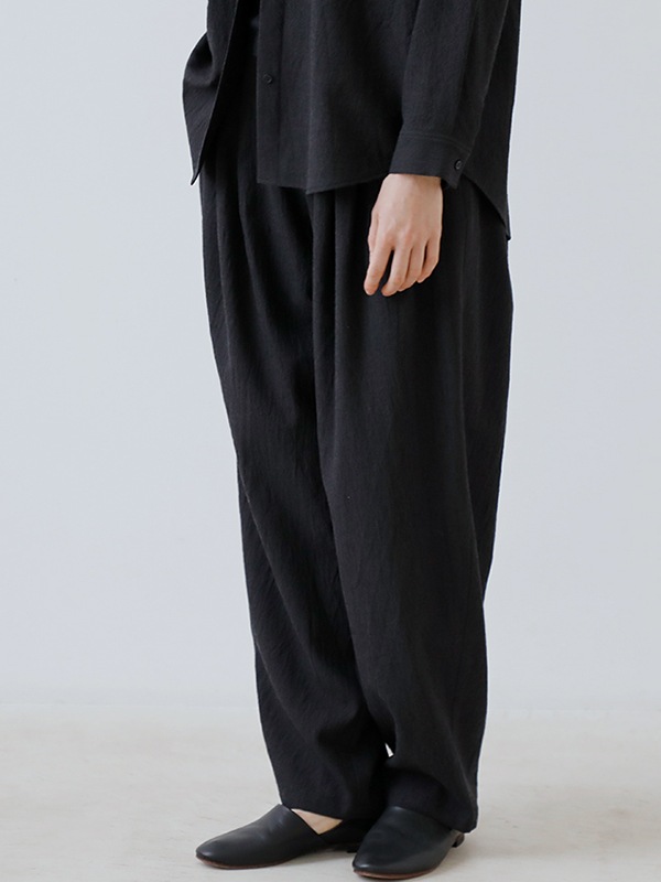 wool tuck wide pants