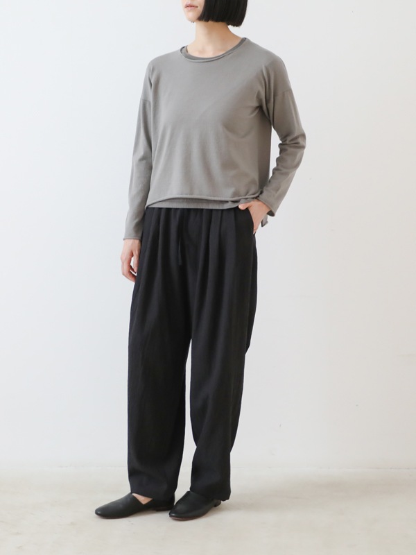 wool tuck wide pants