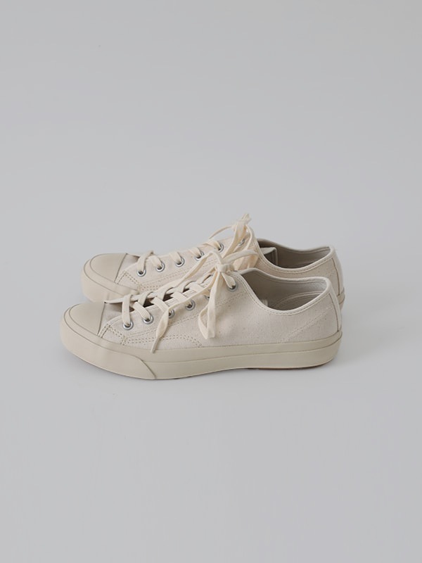 canvas sneaker