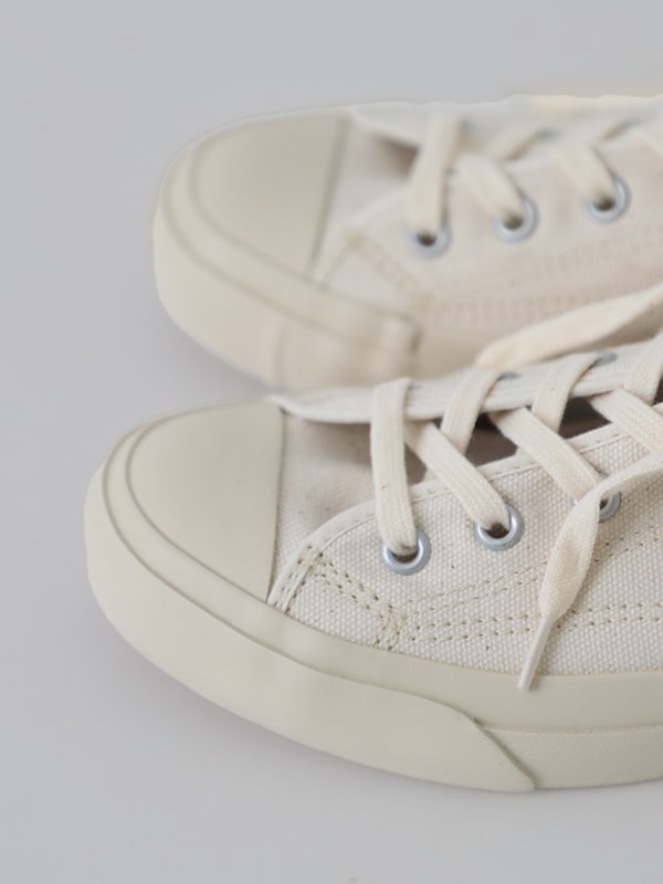 canvas sneaker