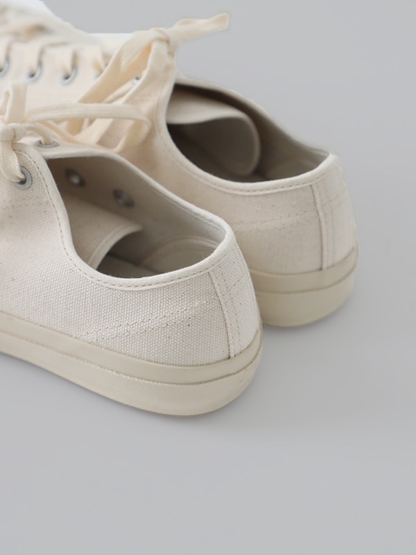canvas sneaker