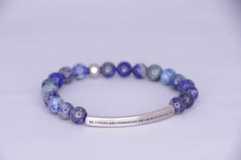 BE STRONG AND COURAGEOUS FOR I AM WITH YOU JOSHUA 1:9 (Lapis/Medium)